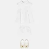 Babykjole i broderet bomulds-poplin
