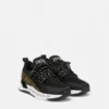 Dynamiske logo-sneakers