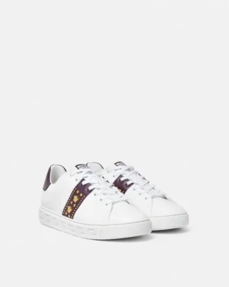 Greca-sneakers med dekorationer