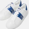 Greca-sneakers med dekorationer