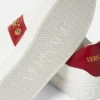Greca-sneakers med dekorationer