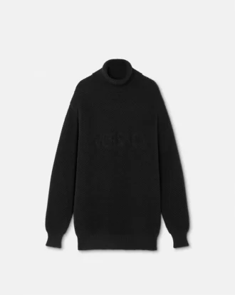 Lang strikket sweater med rullekrave og logo