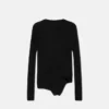Safety Pin asymmetrisk ribstrikket sweater