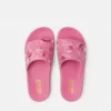 Shelly-sandaler i gummi med print