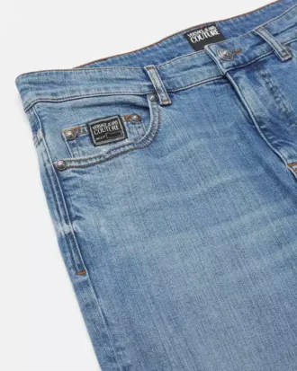 Slim-fit jeans