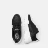 Speedtrack sneakers