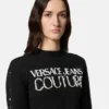 Sweater med pyntet logo