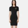 V-Emblem T-shirt-kjole